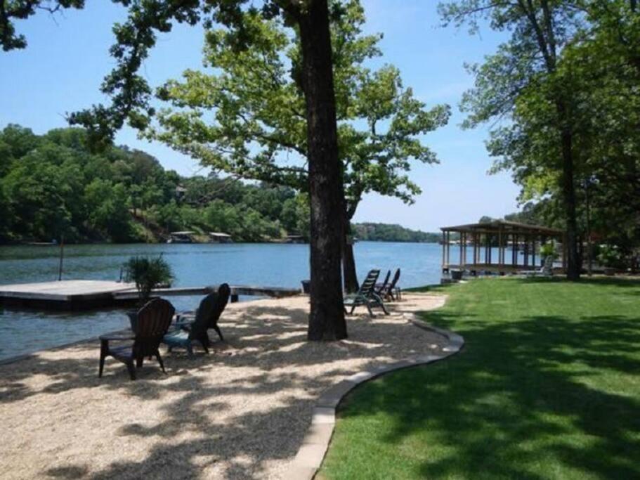 #02 - Unique Lakeside Studio Cottage- Pet Friendly Hot Springs Kültér fotó