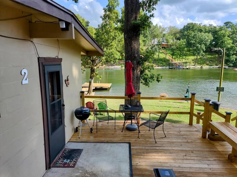 #02 - Unique Lakeside Studio Cottage- Pet Friendly Hot Springs Kültér fotó